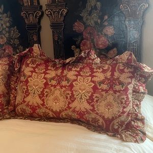 Ralph Lauren- 1 PAIR: Sateen King Shams